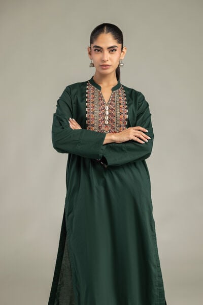 Embroidered | Cambric | Green Cambric Kurta | AED 180.00