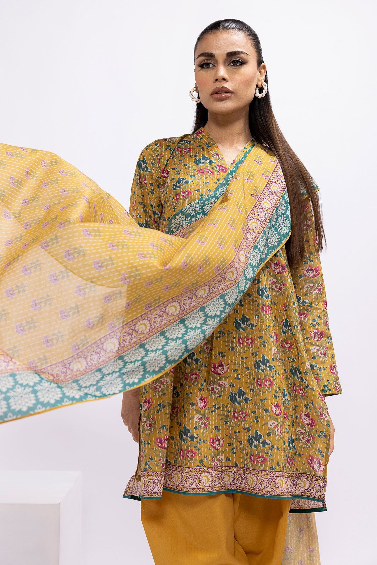 Khaadi discount yellow dress
