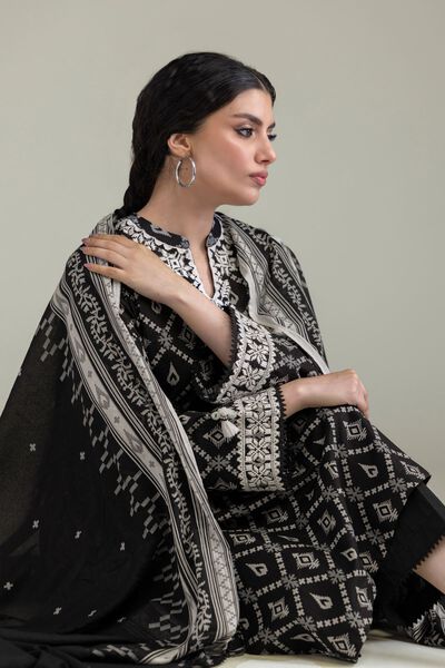 Embroidered | Lawn | Black Lawn Dupatta | AED 80.00