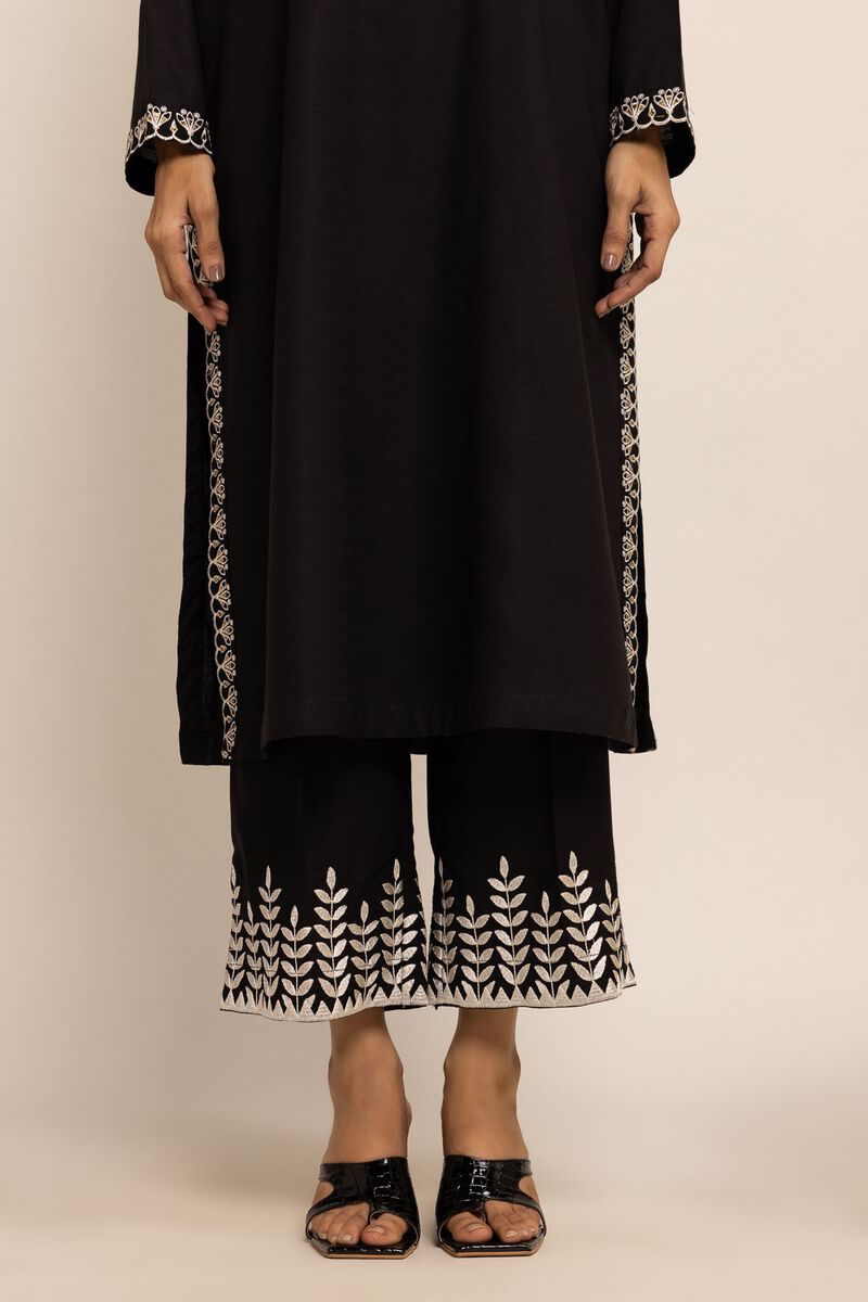  | Pants | Embroidered | null