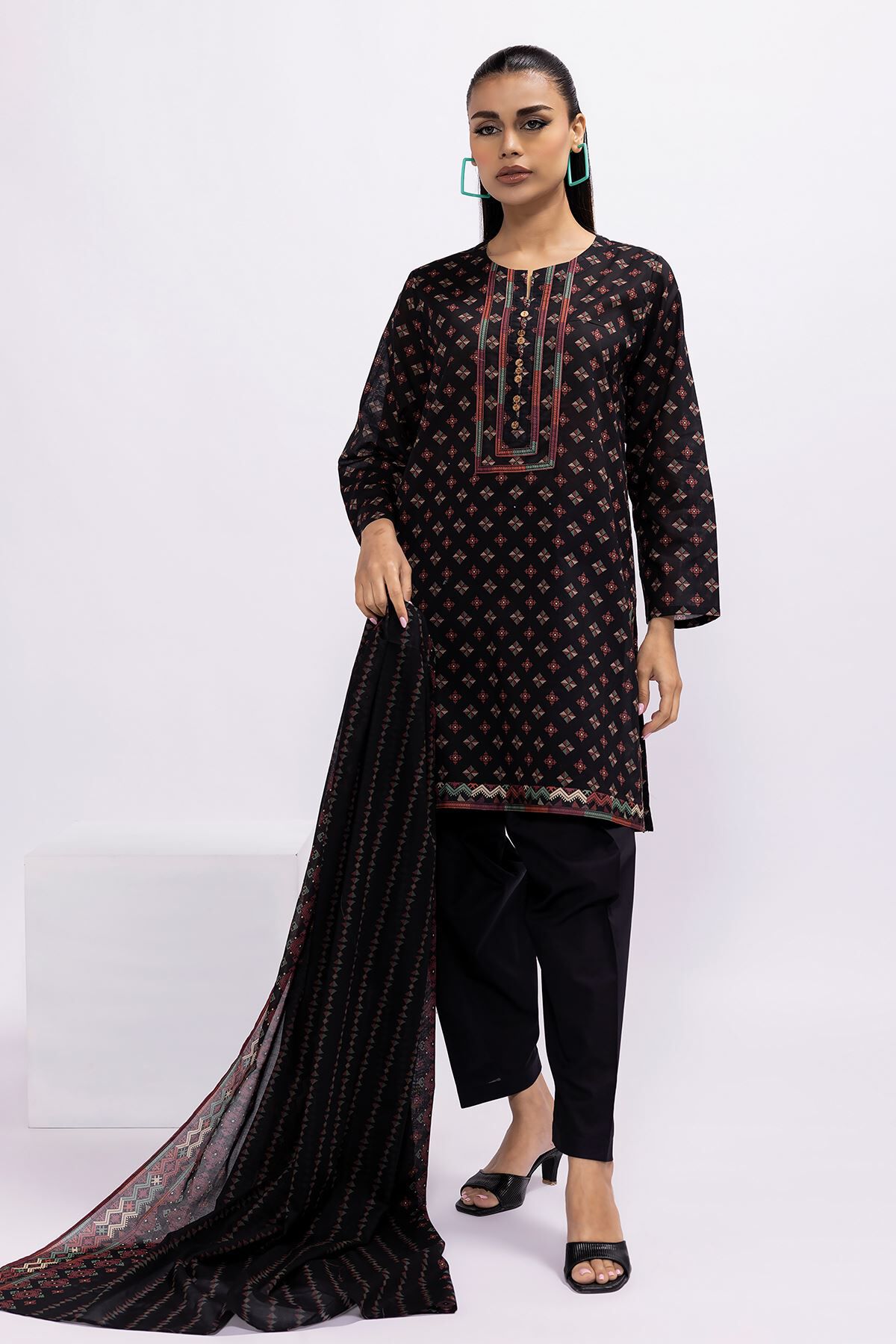 Khaadi suit price online