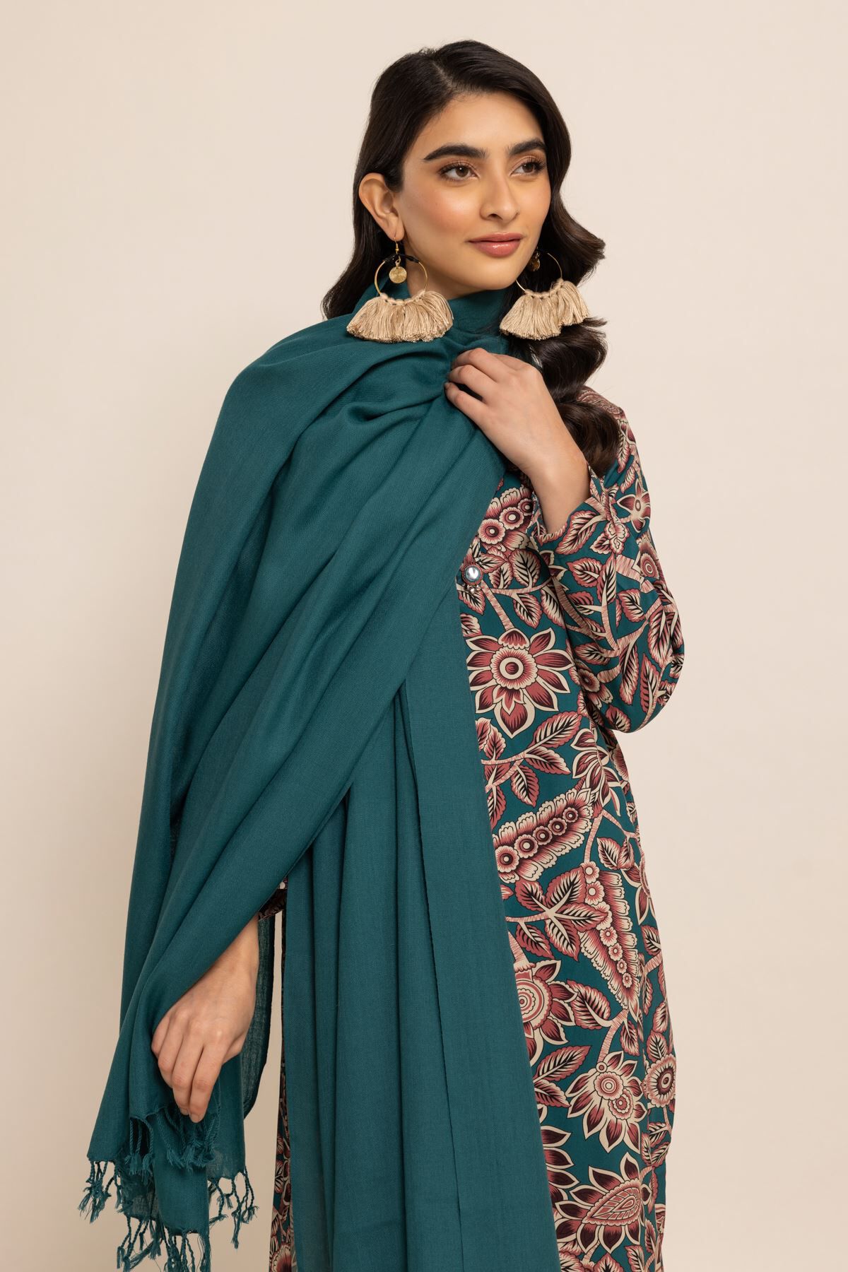Khaadi shawls shop