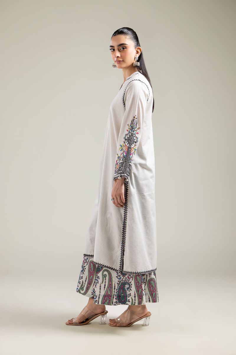 Embroidered | Mesuri | Paisley Printed Pants | AED 100.00