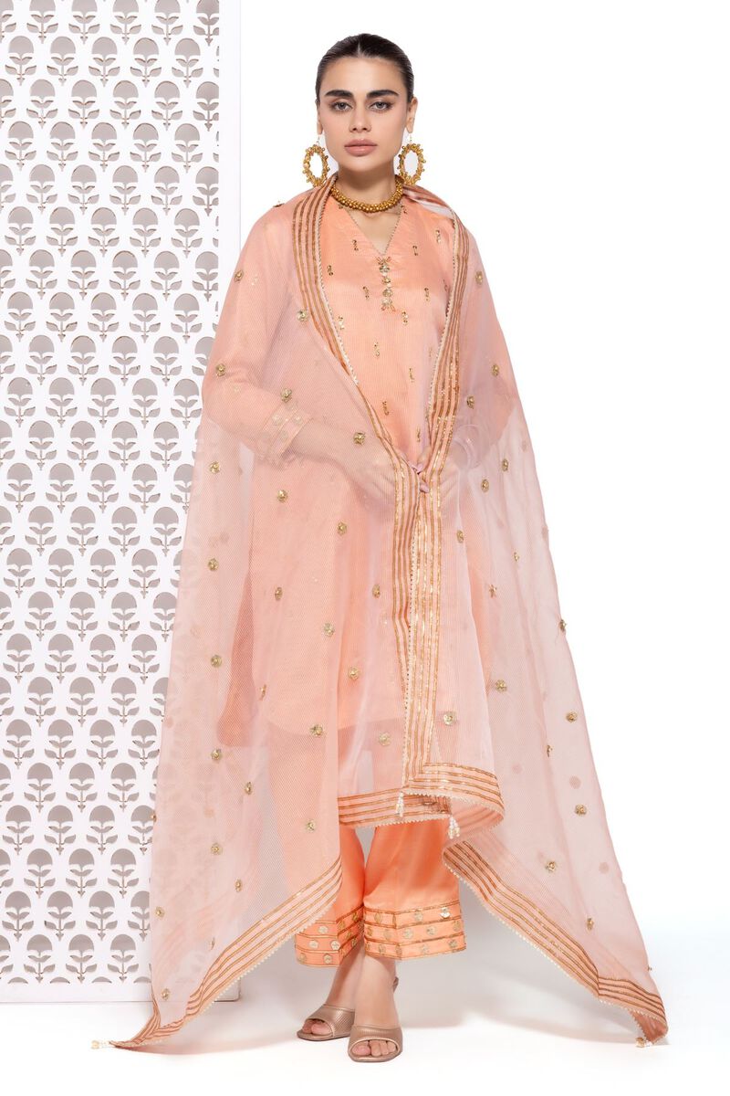 https://uae.khaadi.com/dw/image/v2/BJTG_PRD/on/demandware.static/-/Sites-khaadi-master-catalog/default/dwcf174641/images/hi-res/ess24161_peach_1.jpg?sw=800&sh=1200