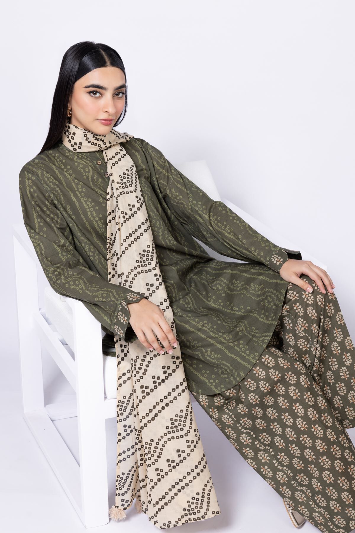 ヴラスブラム　KHA:KI Buy Dupatta | 0.0 N/A | ESX17-VG_MULTI | Khaadi United Arab Emirates