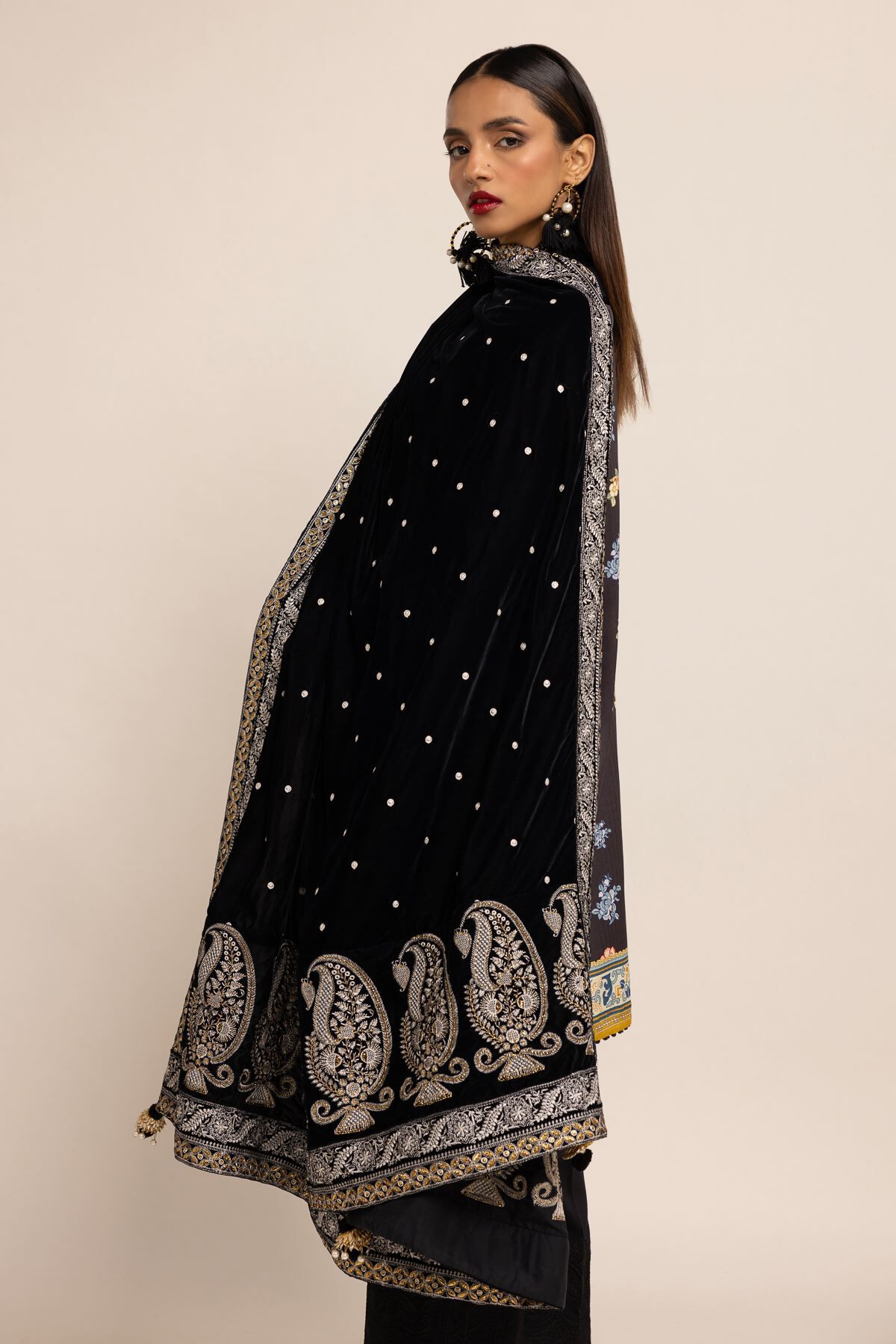 Khaadi velvet shawls 2025