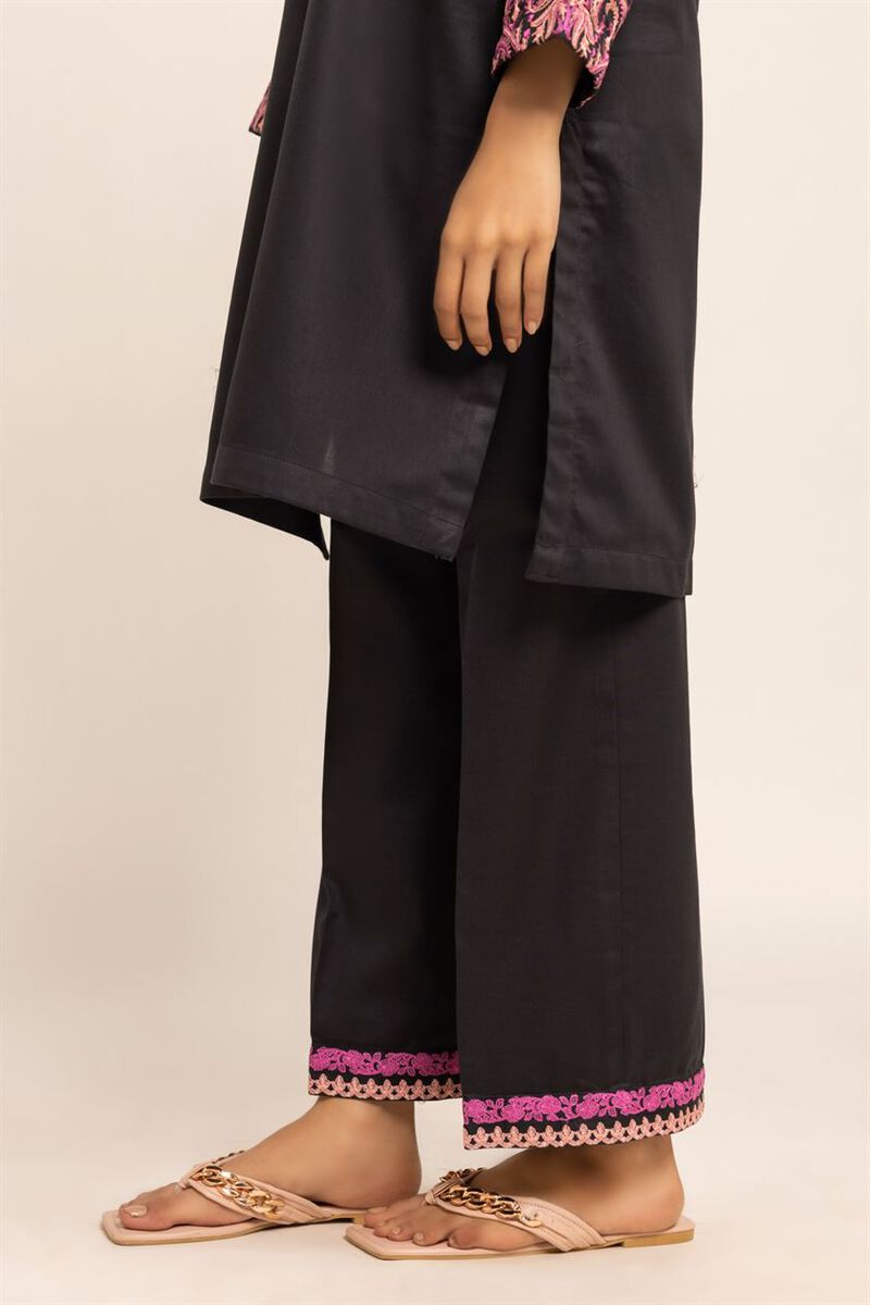  | Pants | Embroidered | null