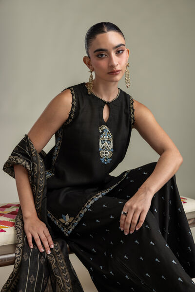 Embroidered | Mesuri | Black Mesuri Dupatta | AED 150.00