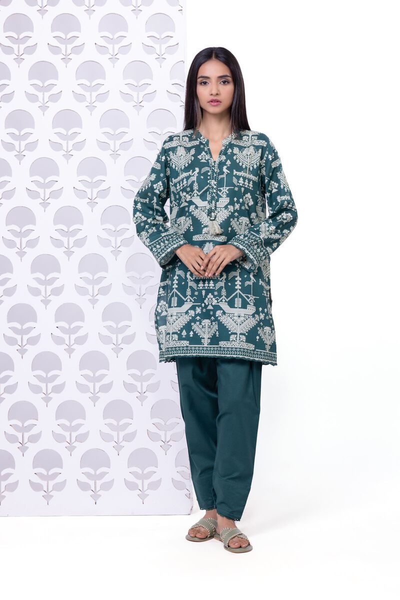 https://uae.khaadi.com/dw/image/v2/BJTG_PRD/on/demandware.static/-/Sites-khaadi-master-catalog/default/dwdf99b651/images/hi-res/eet245172b_green_1.jpg?sw=800&sh=1200