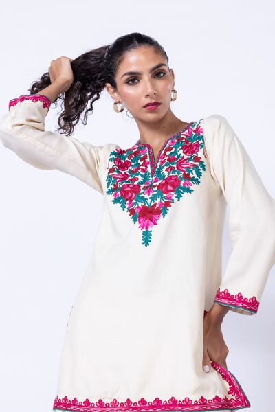  | Kurta | Embroidered | AED 200.00