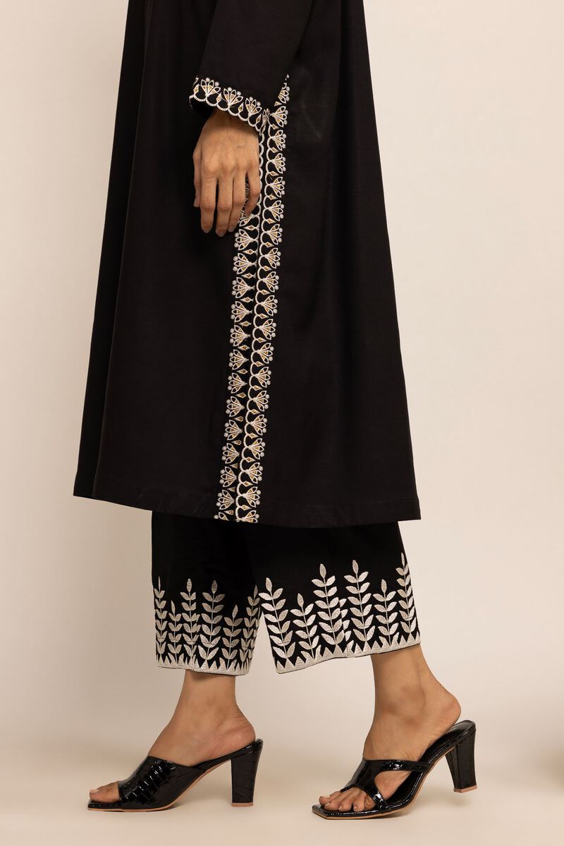  | Pants | Embroidered | null