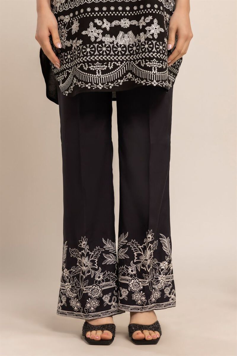  | Pants | Embroidered | null