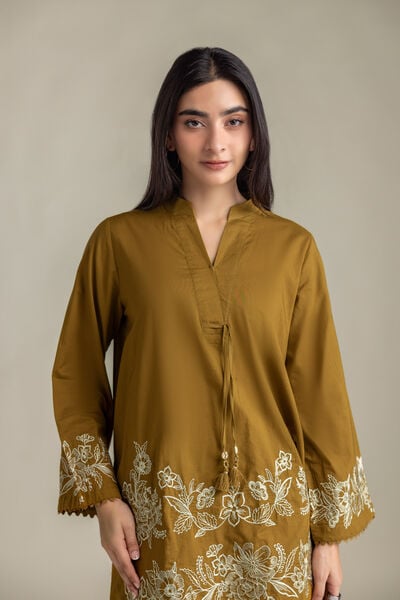 Embroidered | Cambric | Floral V-Neck Kurta | AED 180.00