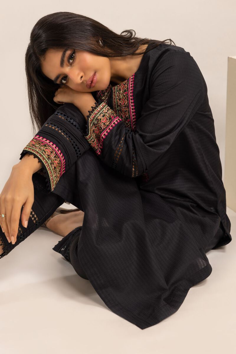  | Kurta | Embroidered | null