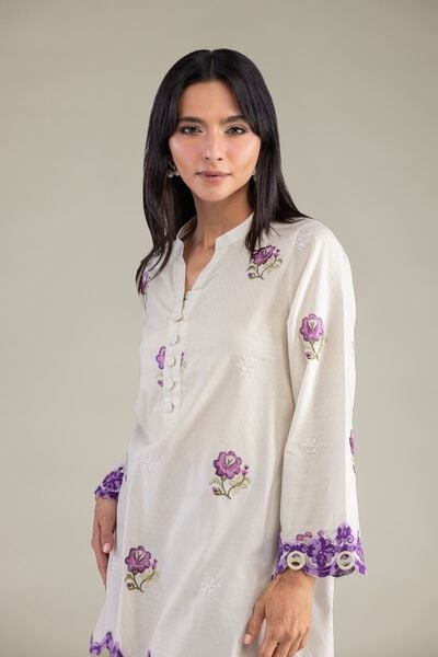 Embroidered | Cotton Dobby | Floral V-Neck Kurta | AED 200.00