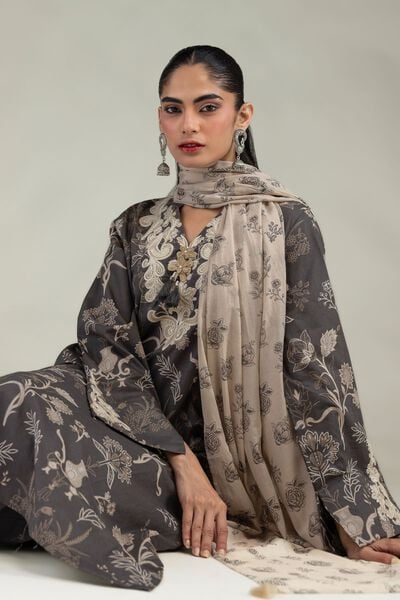 Embroidered | Cambric | Cambric Longline Kurta | AED 180.00