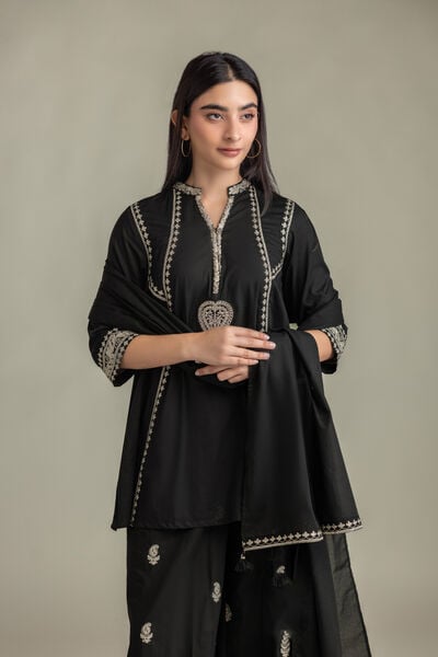 Embroidered | Lawn | Black Lawn Dupatta | AED 130.00