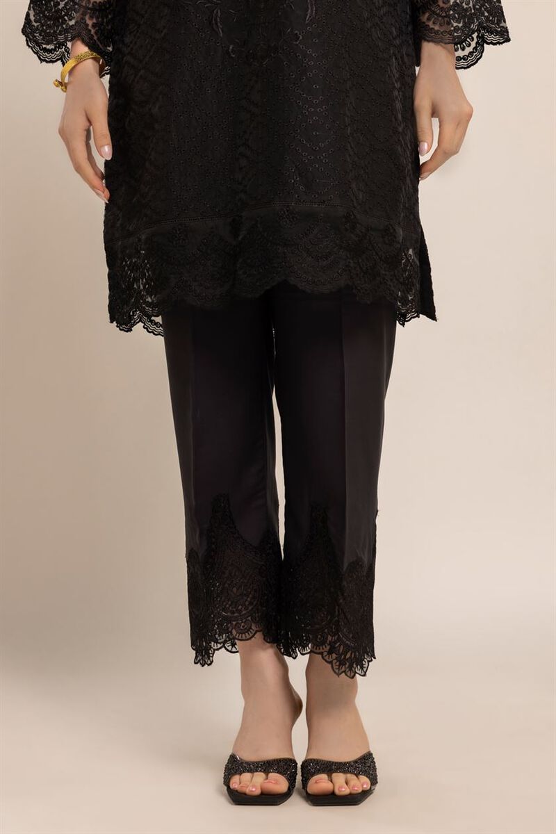  | Pants | Embroidered | null