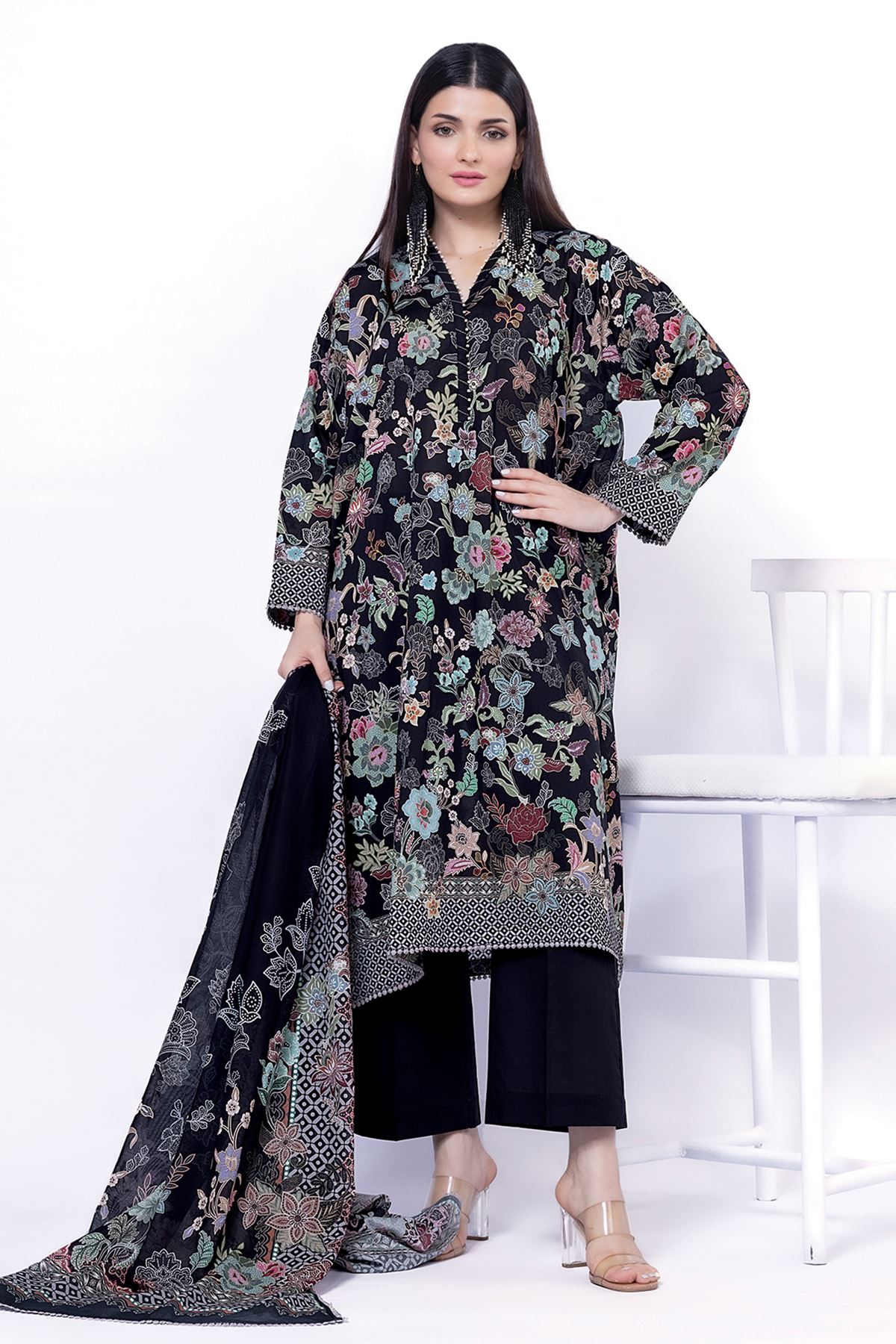 【マダラニンゲン 3rd collection 黒色の嬲り 】ファーカットソー Buy Fabrics 3 Piece | 0.0 N/A | SS253A-VG_MULTI | Khaadi United