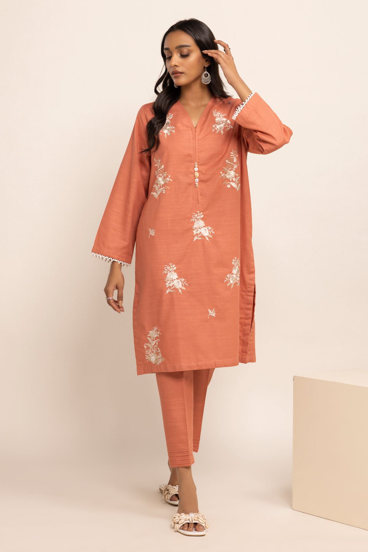  | Kurta | Embroidered | null